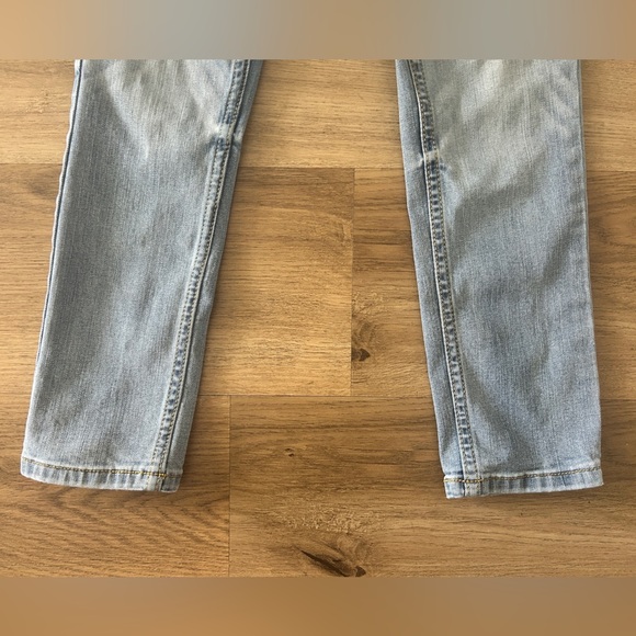 Cat & Jack Girls Skinny Jeans Light Wash, Size 8- EUC - Picture 3 of 8